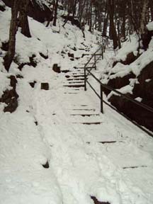 Im Winter ist der Aufstieg eine Rutschbahn.